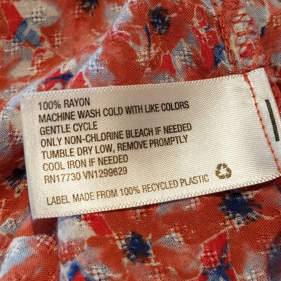 Knox Rose Floral Pullover Blouse - Picture 11 of 11